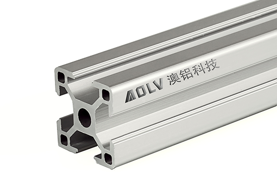 鋁型材框架上如何選擇適（shì）合的麵板